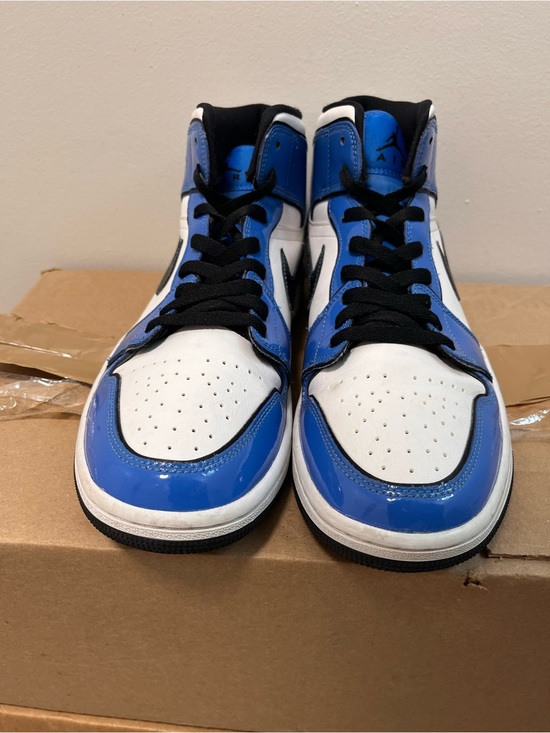 Jordan Other - Air Jordan 1 Mid SE "Signal Blue"